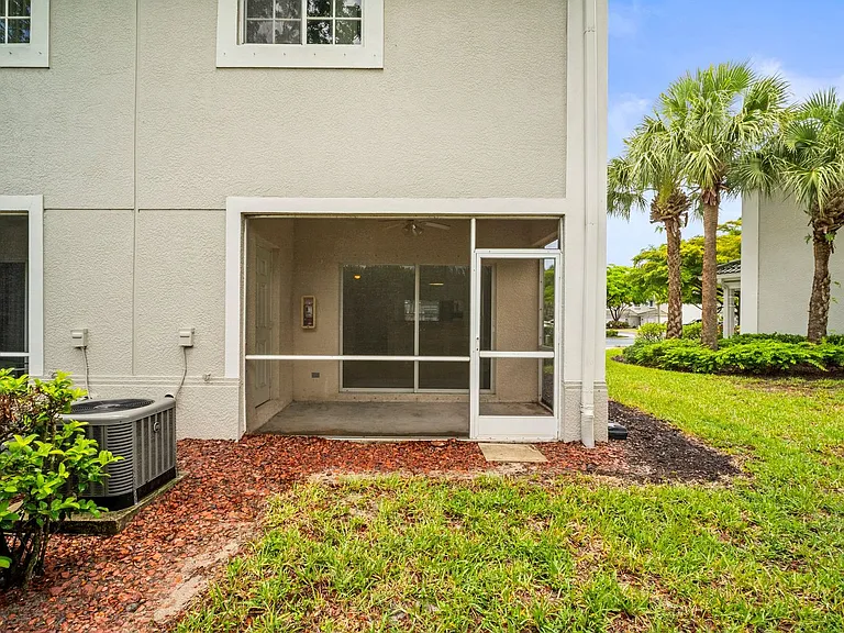 8219 Pacific Beach Dr — Photo 29