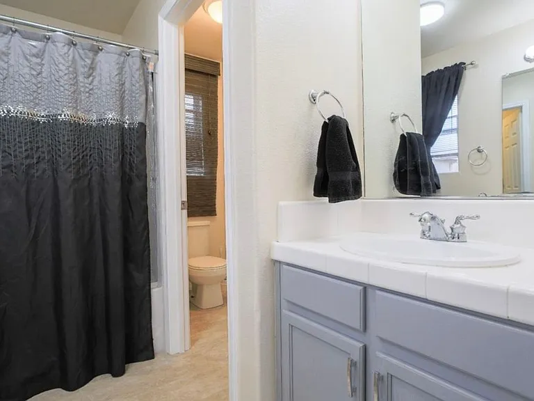 588 Gardenia Pl — Photo 17