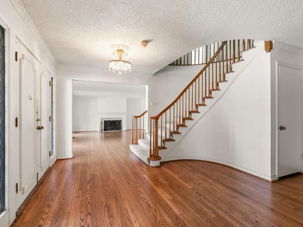 7846 Santa Elena St, Houston, TX 77061