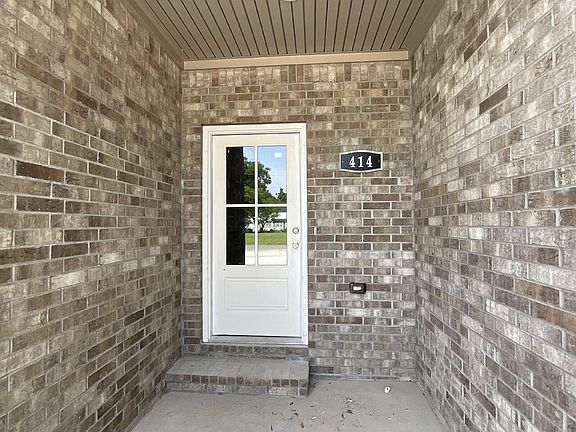 2nd image of 414 England St