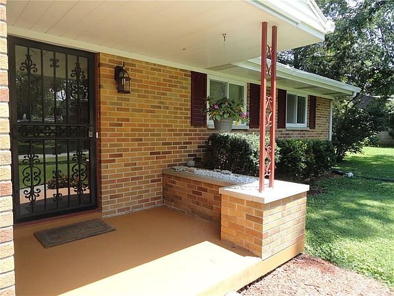 2nd image of 127 Carrousel Dr