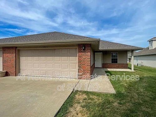 1245 N Northwood Ave Photo 1