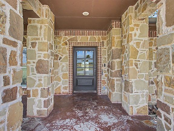 3rd image of 6815 Hardwick Rd