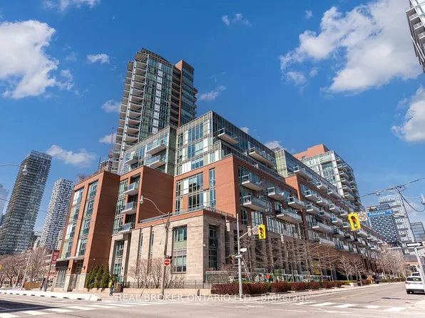 112 George St, Toronto, ON