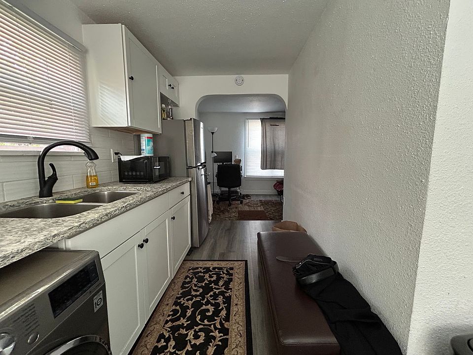 1st image of 327 N 4th St #9
