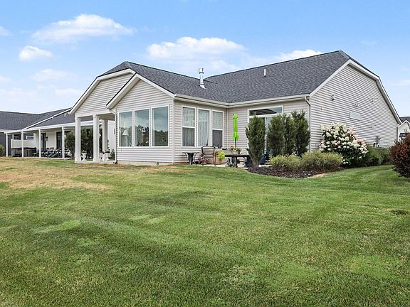 4th image of 2942 Isle Water Dr