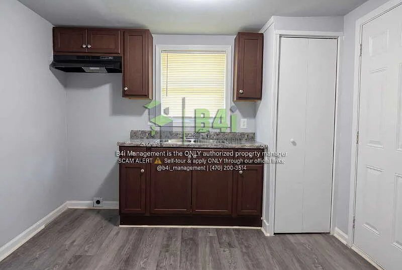 3 bed, 1.0 bath, 1028 sqft, $1,295 — Photo 4