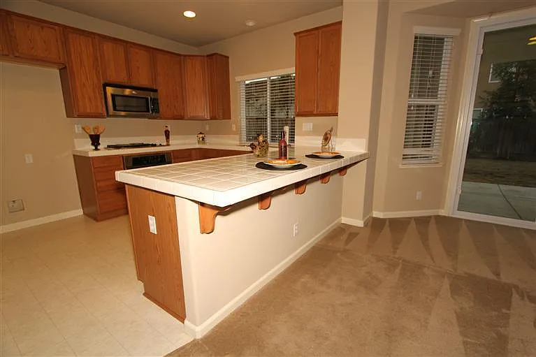 2326 S Caesar Ave — Photo 3