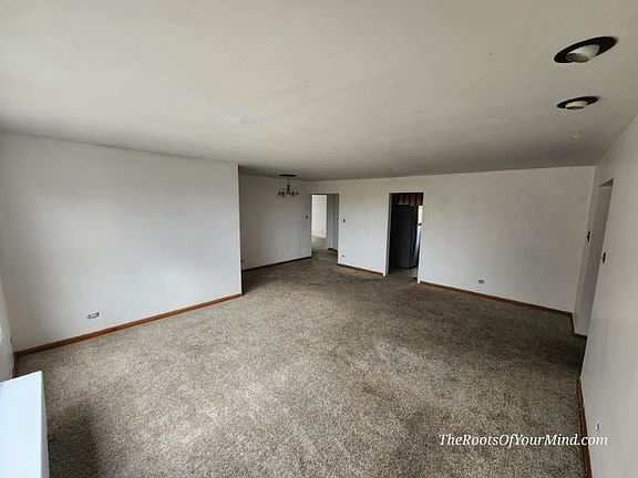 5th image of 6127 N Seeley Ave APT 3C
