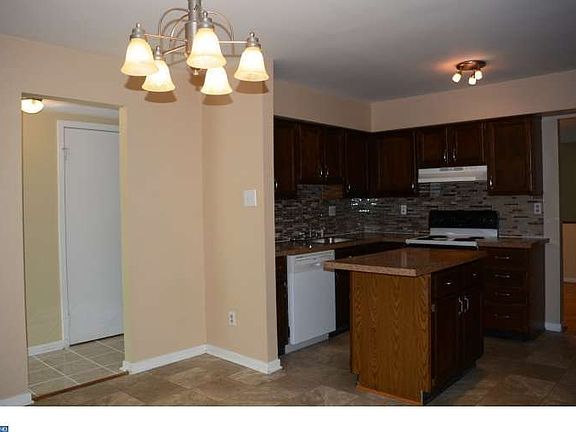 4th image of 5302 Lister Ct