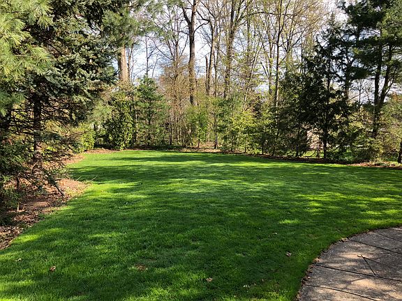 4th image of 1020 Fairway Ct NE