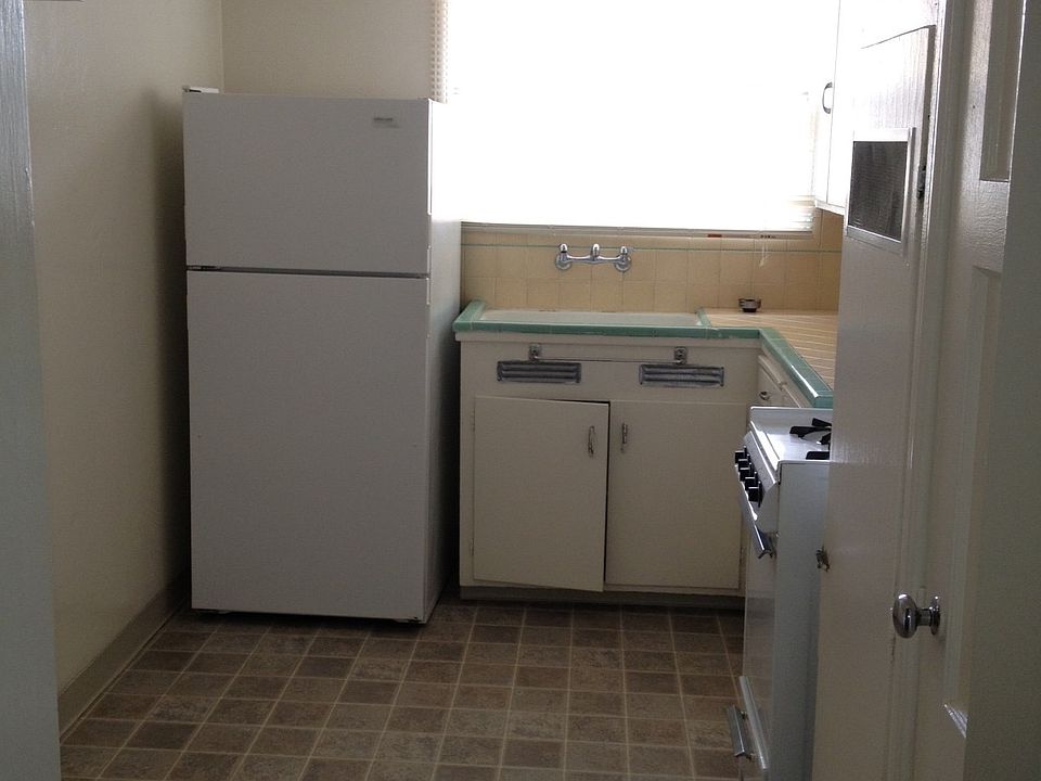 2nd image of 2430 O St APT 7