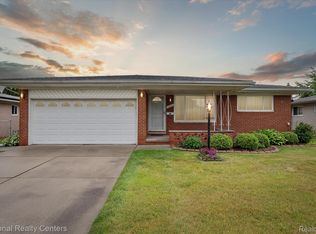 13142 Boca Grande Dr, Sterling Heights, MI