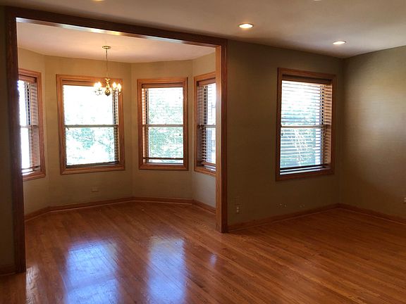 3rd image of 3413 N Elaine Pl #3V
