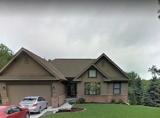 15704 Howard St, Omaha, NE 68118