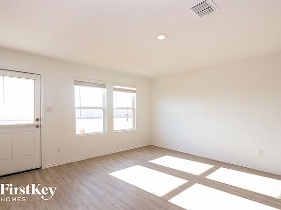 4th image of 1210 Kiskadee Way