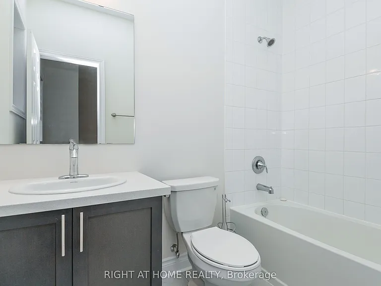 8 Monarch Dr — Photo 32