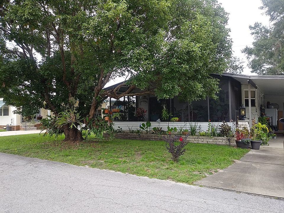 1st image of 17 Conquistador St