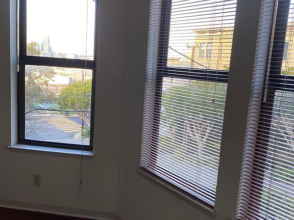 3rd image of 630 Carolina St