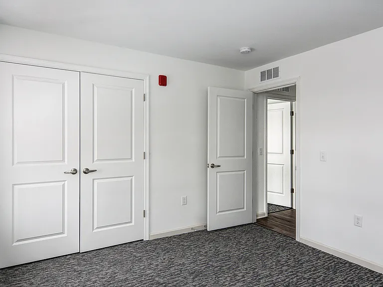 Clinton Woods Apartments — Photo 13