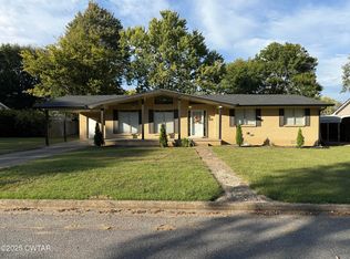 816 Southview Dr, Dyersburg, TN 38024