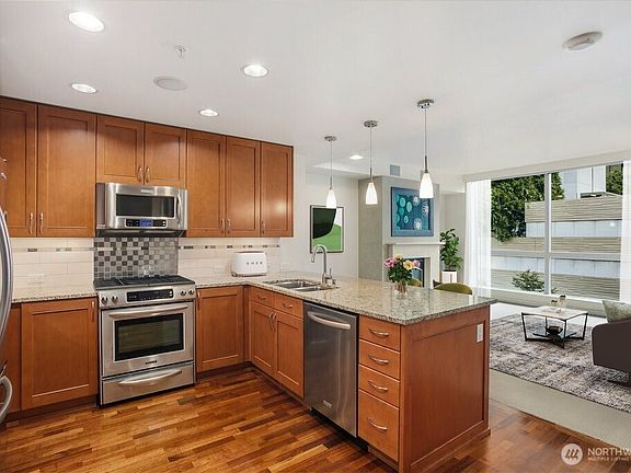 3rd image of 10650 NE 9th Place #721