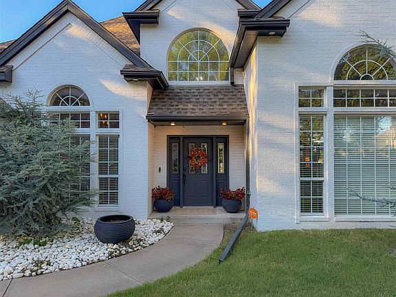 3rd image of 7 Woodcrest