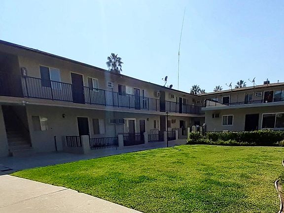 2nd image of 409 N Los Robles Ave #7