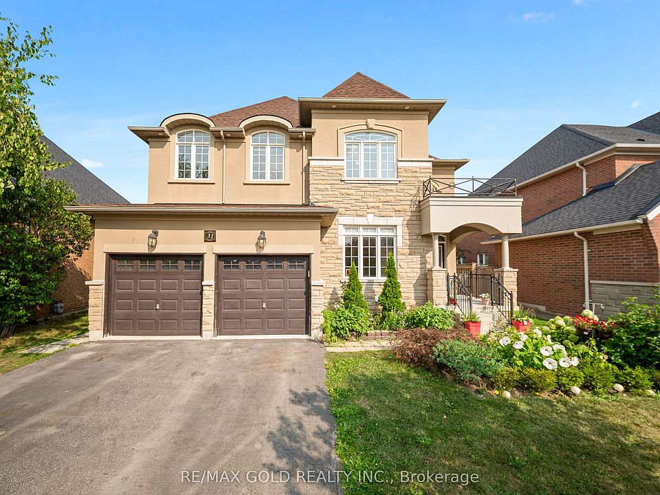1st image of 31 Fontainebleu Rd