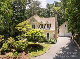 4 Silverstone Dr, Asheville, NC 28805