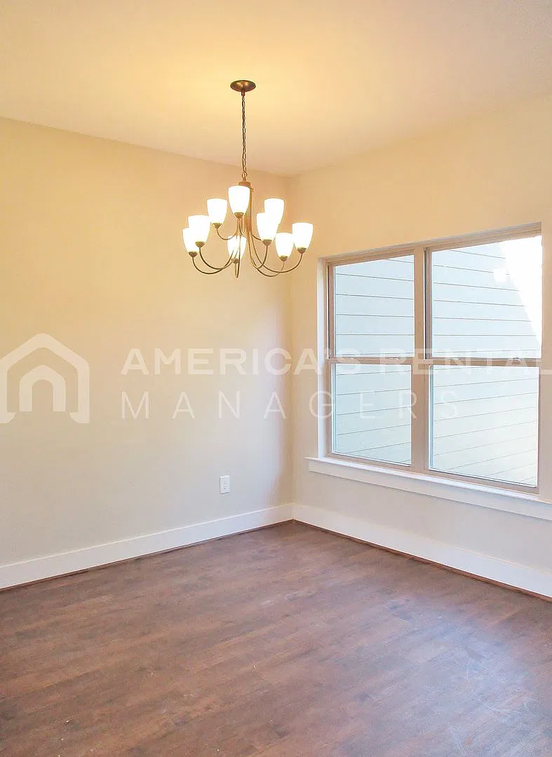 Town Home for Rent in Calera! Available to View with 48 Hour Notice — Photo 2