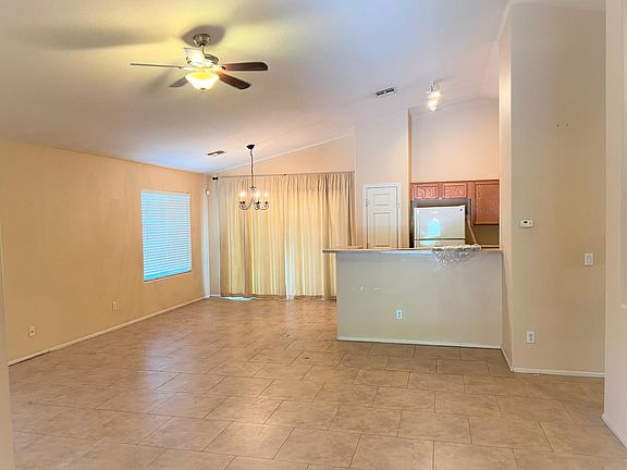 4th image of 6209 S 49th Dr
