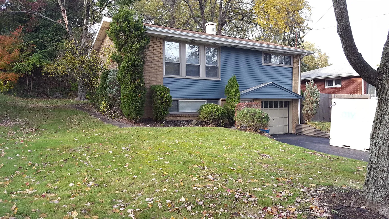 654 Garden City Dr photo 1