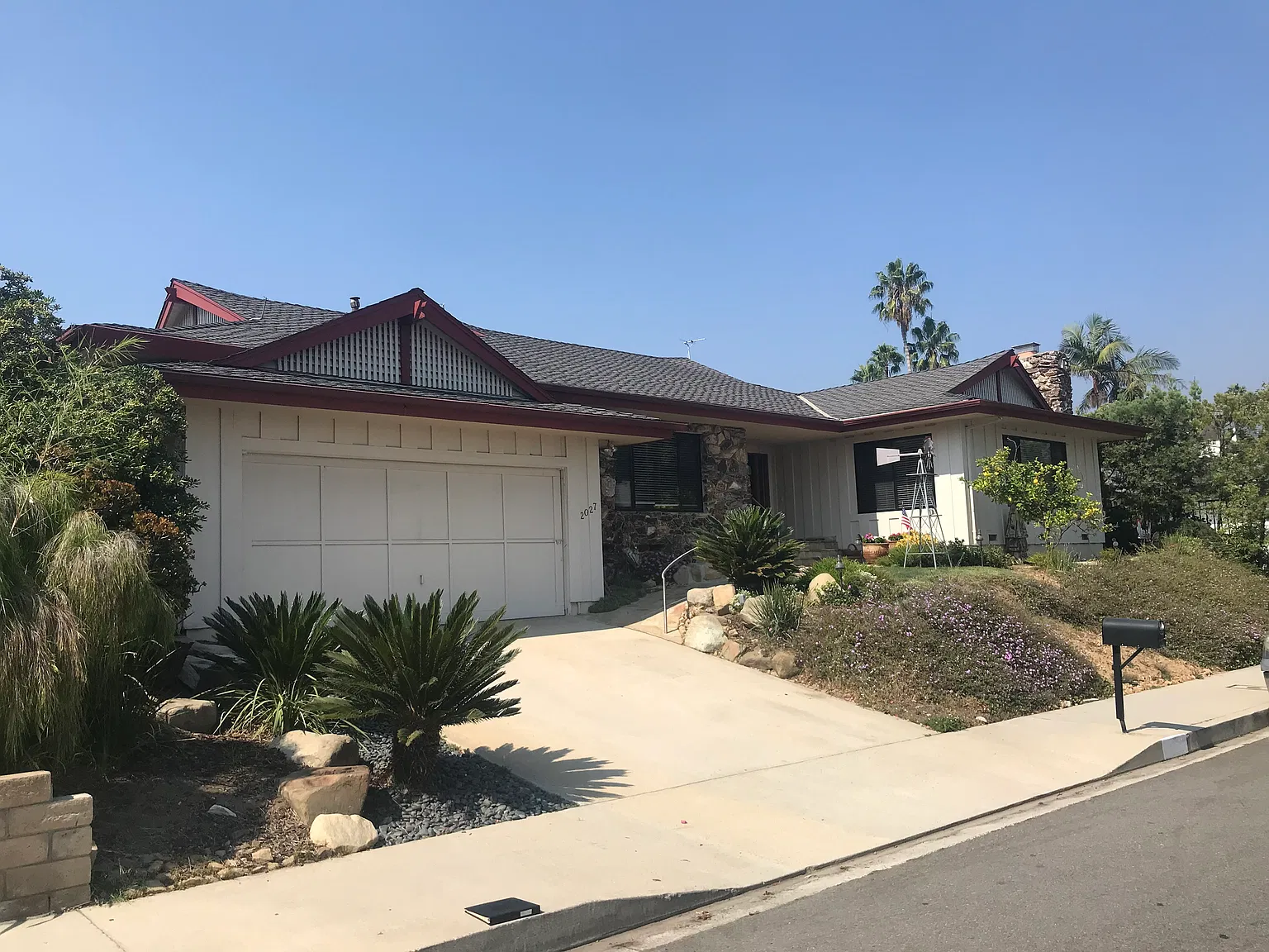 3 bed, 2765 sqft, $10,000 — Photo 1