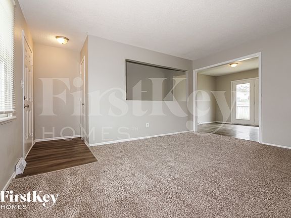 5th image of 19304 E 7th Terrace Ct N