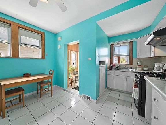 5th image of 3048 N Luna Ave
