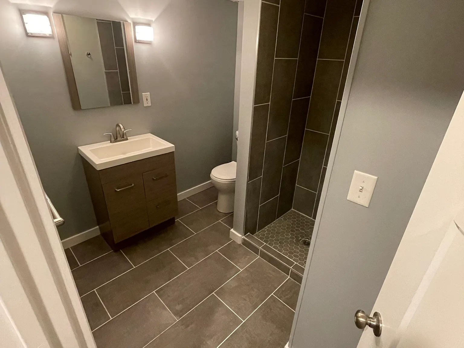 3 bed, 1350 sqft, $2,950 — Photo 2