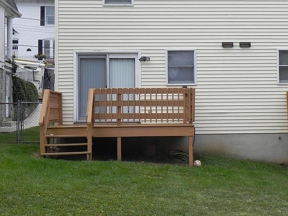 2nd image of 532 Brown Ave