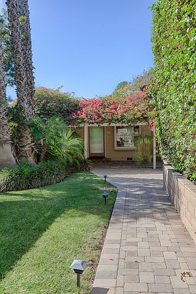 1st image of 945 Micheltorena St