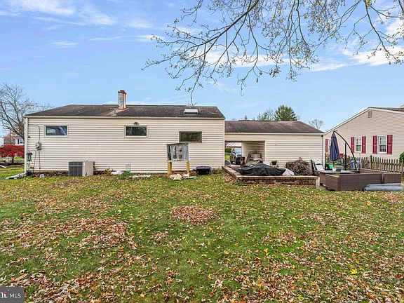 5th image of 216 Wellington Dr