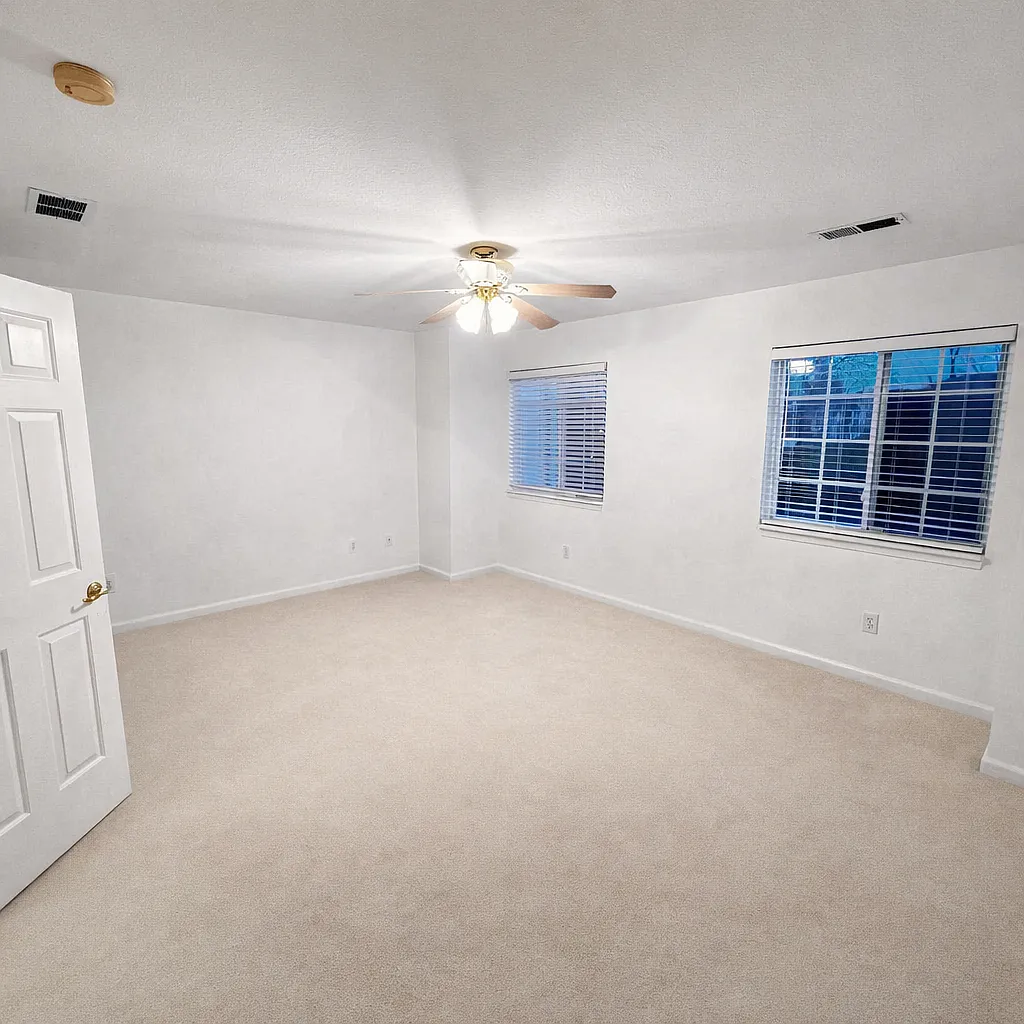 2 bed, 1.5 bath, 1268 sqft, $1,600 — Photo 4