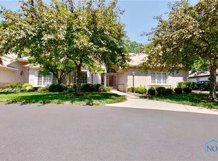69 Wolf Ridge Dr, Holland, OH 43528