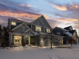 1088 Pine Hill Ln, Saint Paul, MN 55127