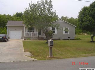 142 Quiet Ln, Hazel Green, AL 35750
