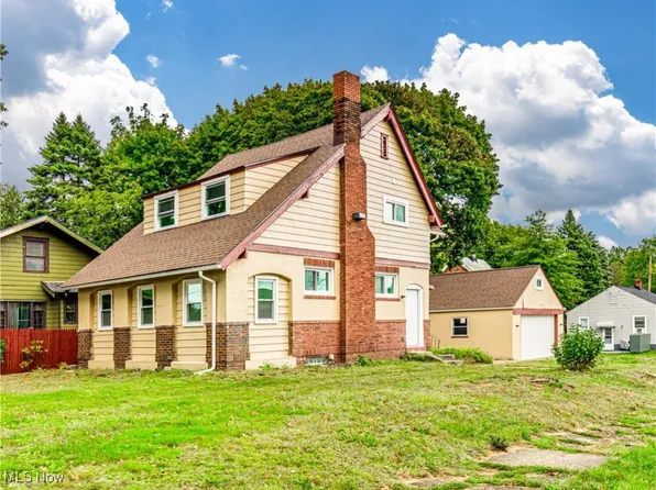 1738 Hillside Ter, Akron, OH 44305