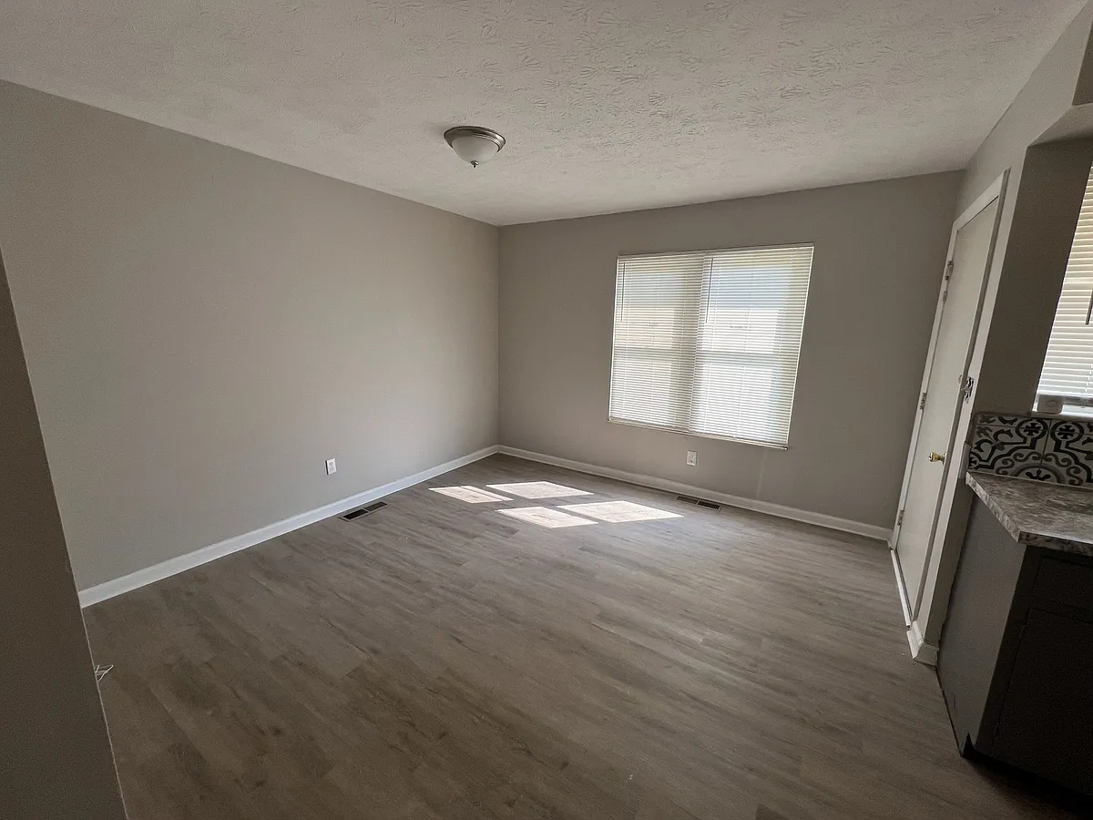 Building Photo - 9412 Mount Auburn Ave #1-12