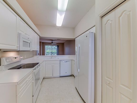 4th image of 20061 Barletta Ln Unit 2611