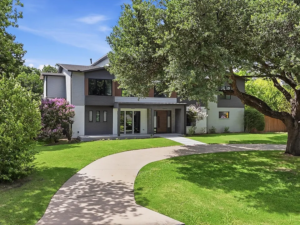 13693 Peyton Dr