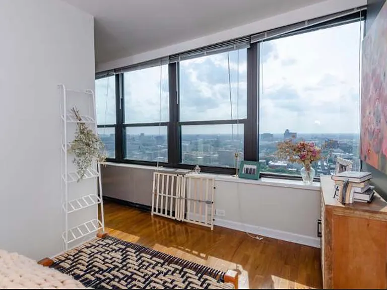 1560 N Sandburg Ter #2905J — Photo 10