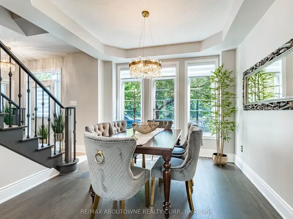 5550 10th Line W, Mississauga, ON L5M 0G2